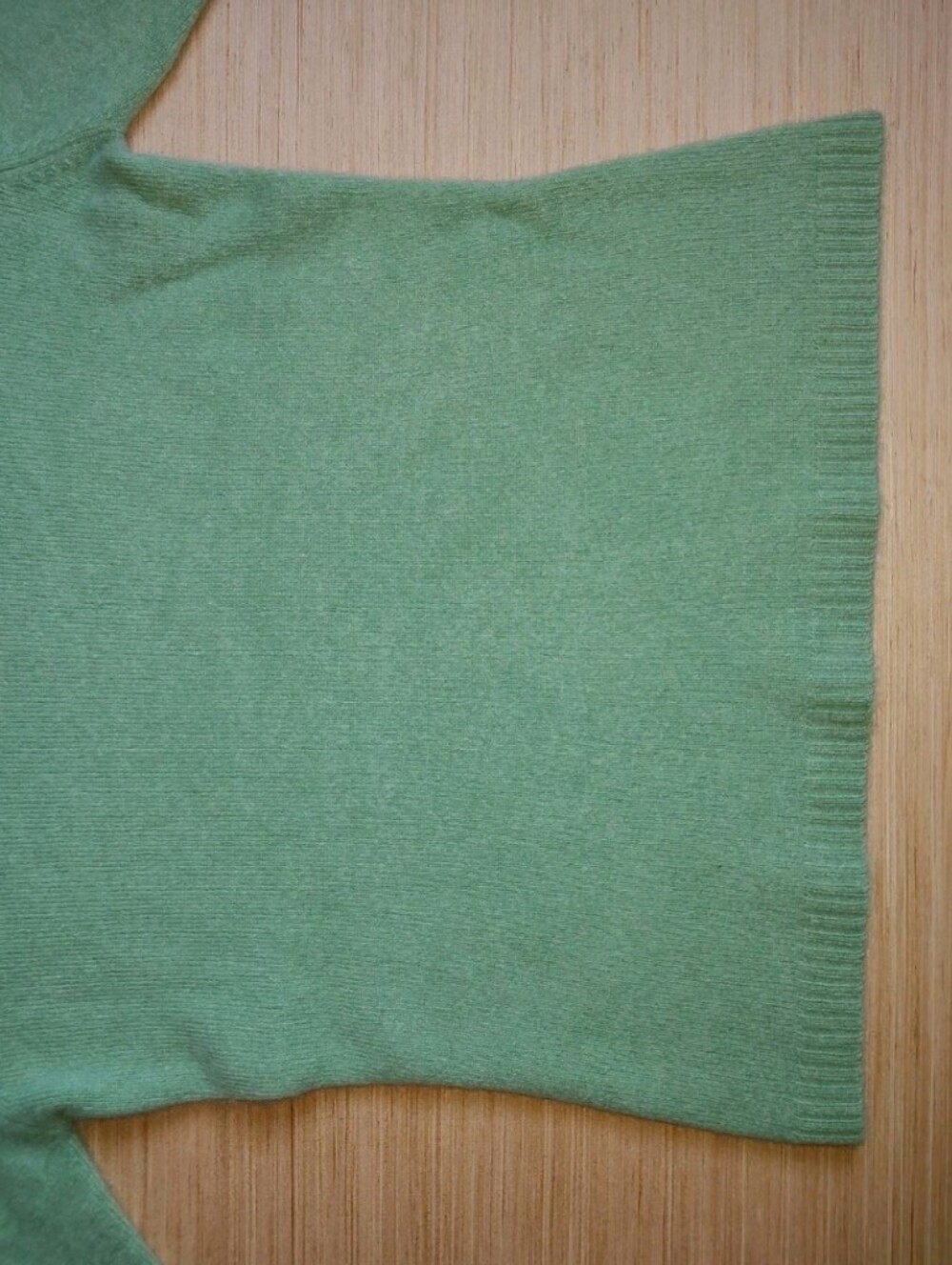 MAD M.A.D. 100% Cashmere Pullover Sweater Green Knit 3/4 Sleeve Mint Crew Neck M - Picture 10 of 16